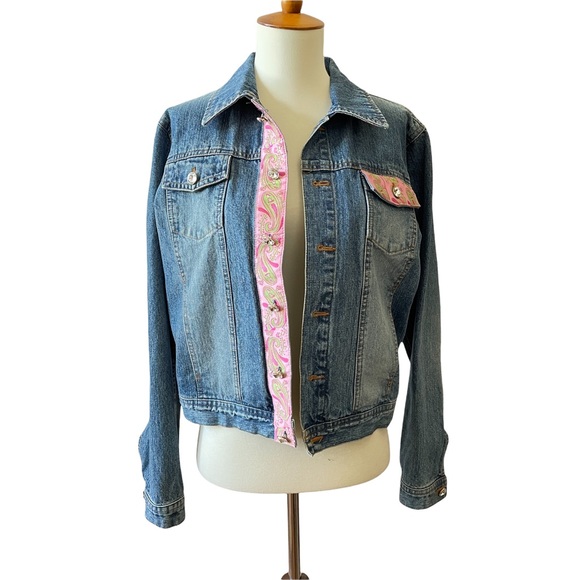 UPCYCLED MED-LT WASH DENIM JEANS JACKET PINK PAISLEY RIBBON AND CRYSTAL BUTTONS - Picture 2 of 10